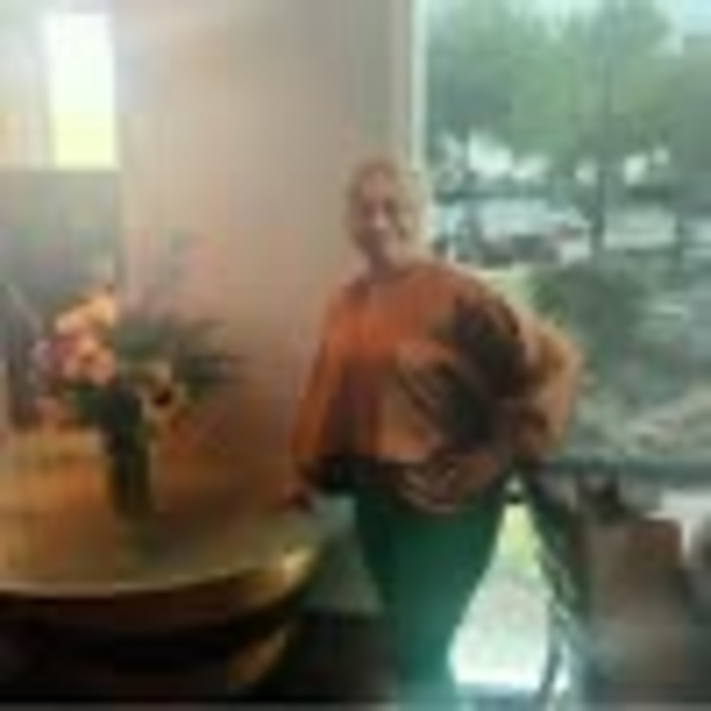 Meet your Posher, Juanita